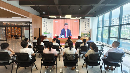 三亚百泰组织在琼党员收看中国共产党成立105周年庆祝大会